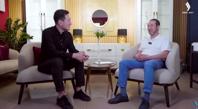Булат Тургамбаев: как пилот основал мебельную фабрику?