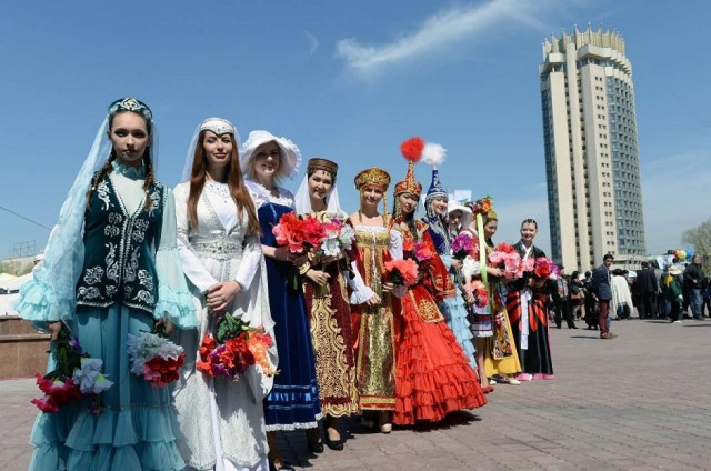 Ассамблея қазақ тілін қалай насихаттап жүр?