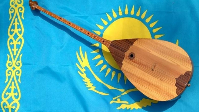 Нағыз қазақ – домбыра