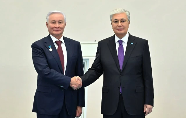 Үздік дәрігерлер «Қазақстанның еңбек сіңірген дәрігері» атағымен марапатталды