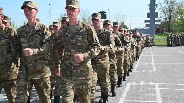 В Шымкенте прошел очередной призыв солдат в формате «Жас сарбаз»