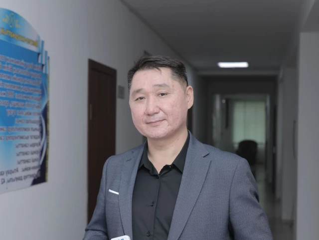 Казахстанский учёный изобрел комбайн для подписи незрячих