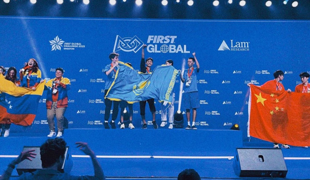 Казахстанцы вернулись с победой со Всемирного чемпионата по робототехнике
