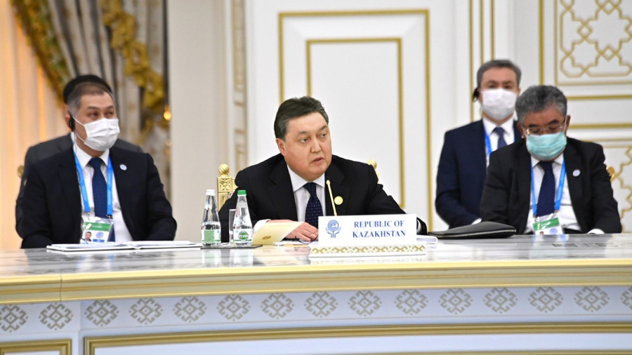 Аскар Мамин предложил разработать программу продовольственной безопасности ОЭС