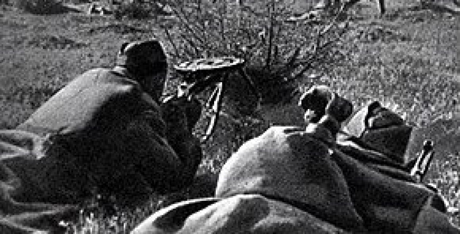 Историческое фото двух красноармейцев. Кто на ней изображен?