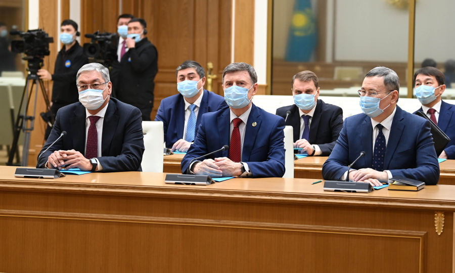 Президент Конституциялық сот судьяларымен кездесті