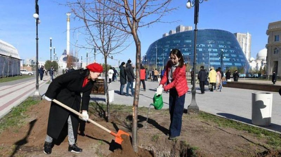 В Астане прошел общегородской субботник