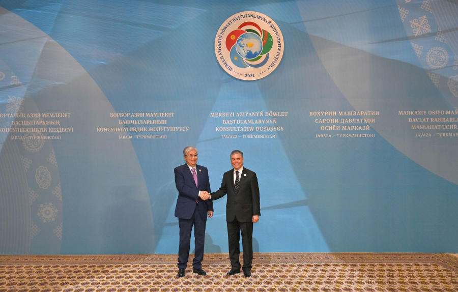 Қасым-Жомарт Тоқаев Түрікменстан Президенті Гурбангулы Бердімұхамедовпен кездесті