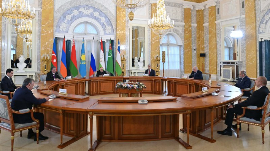 К. Токаев принимает участие в неформальной встрече Глав государств СНГ