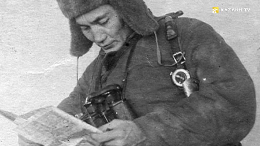 Бауыржан Момышулы. Легендарные фотографии батыра