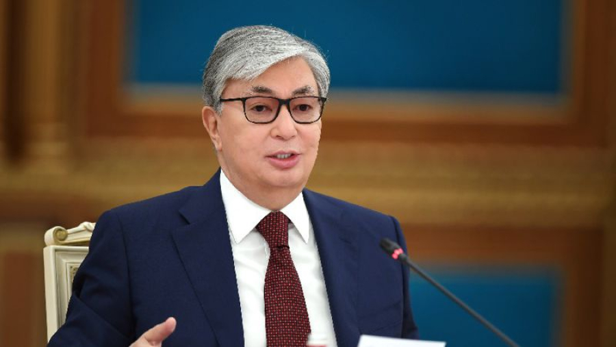 К. Токаев поздравил казахстанцев с Днем Республики