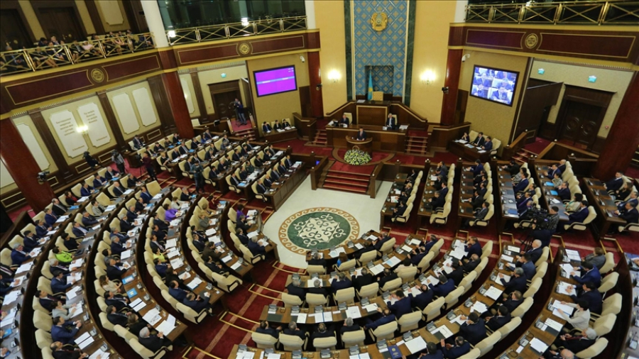 Депутаты Парламента одобрили поправки в Конституцию РК