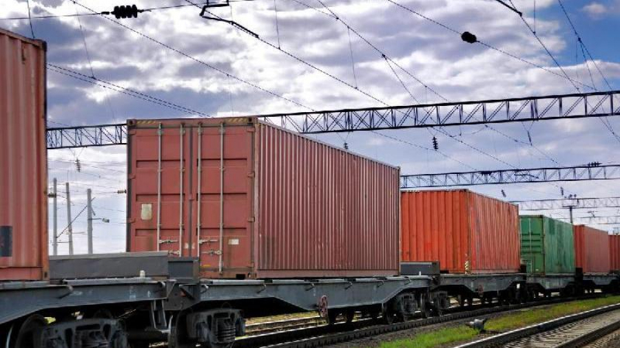 Жыл басында Қазақстан темір жолы арқылы 39 млн тоннадан астам жүк тасымалданды