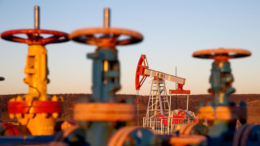 Увеличить добычу нефти договорились страны ОПЕК+