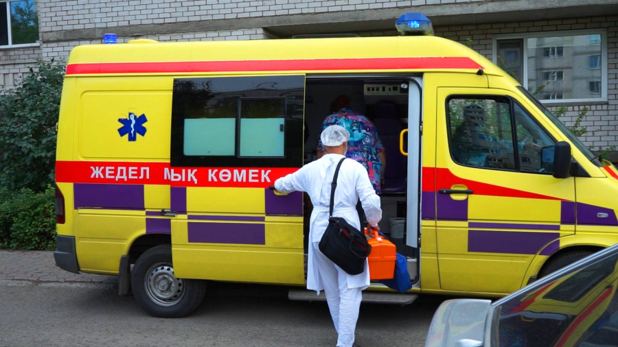 Казахстанцы оценили работу скорой помощи в пандемию