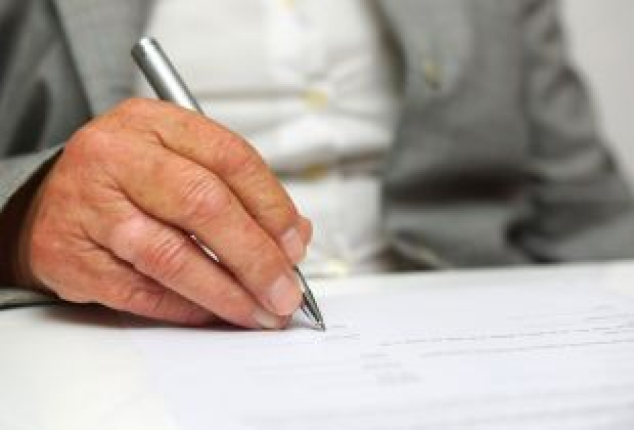 Нотариус құжаттарын үйден шықпай рәсімдеуге болады