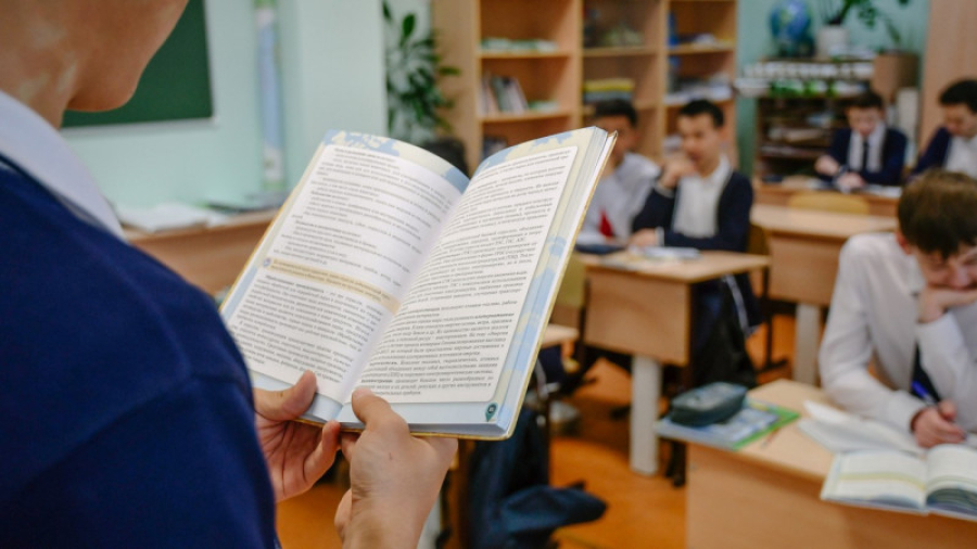 АҚШ азаматы заманауи қазақ әндерін тыңдау арқылы тіл үйренген