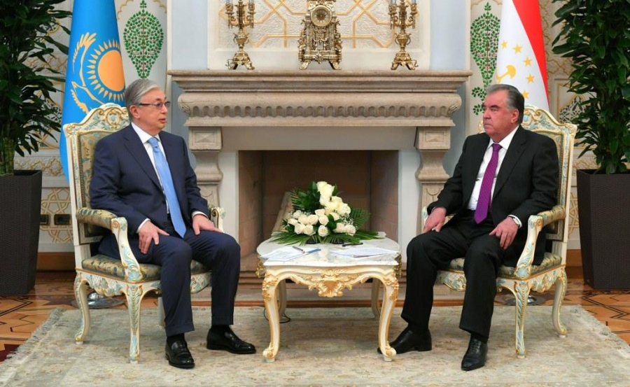 Қазақстан мен Тәжікстан президенттері екіжақты келіссөз өткізді