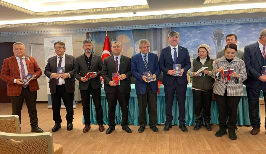 Книга о Бауыржане Момышулы вышла на турецком языке