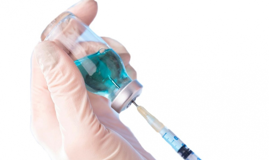 Алексей Цой привился отечественной вакциной QazVac