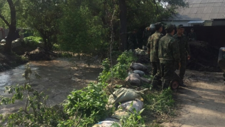 Алматыда бір күн бұрын жауған нөсер жаңбырдың салдарын жою жұмыстары аяқталды