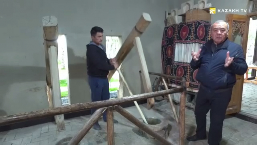 Как делают шелковую бумагу в Самарканде?