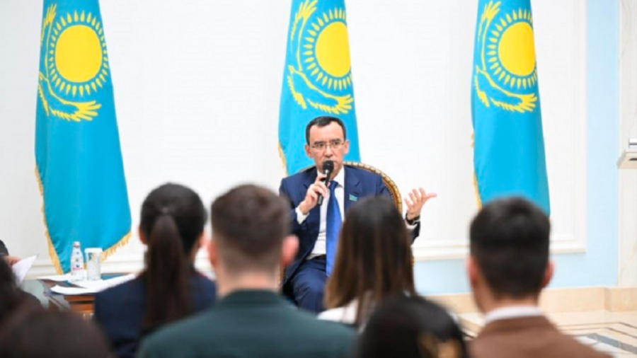 Спикер Сената Парламента провел встречу с казахстанскими студентами в Москве
