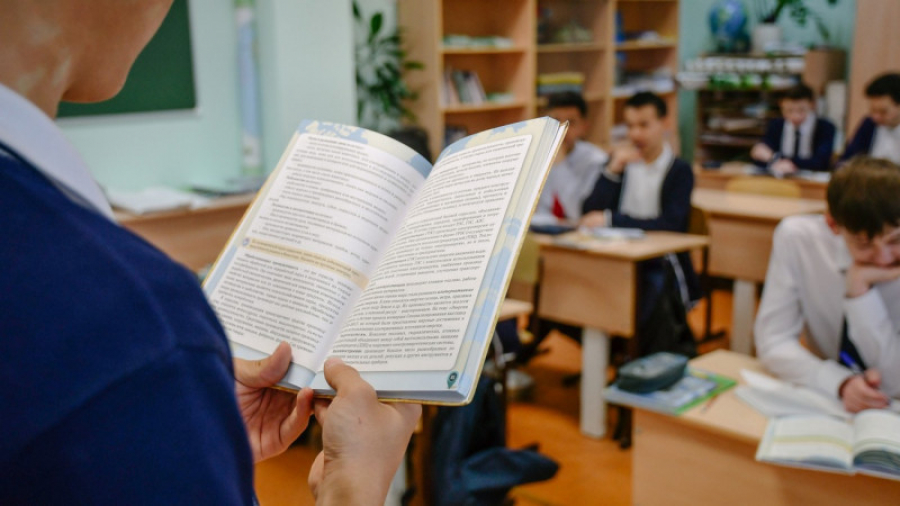 Жаңа оқу жылында оқушылар мектепте білім алады